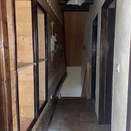 Deux Appartements: Village Center